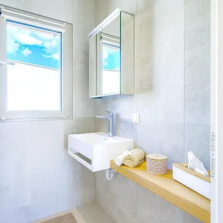Modern Bobovisca